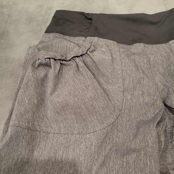 Prana Summit Black and Charcoal Hiking Active Capri Pants Size Small - Picture 7 of 12